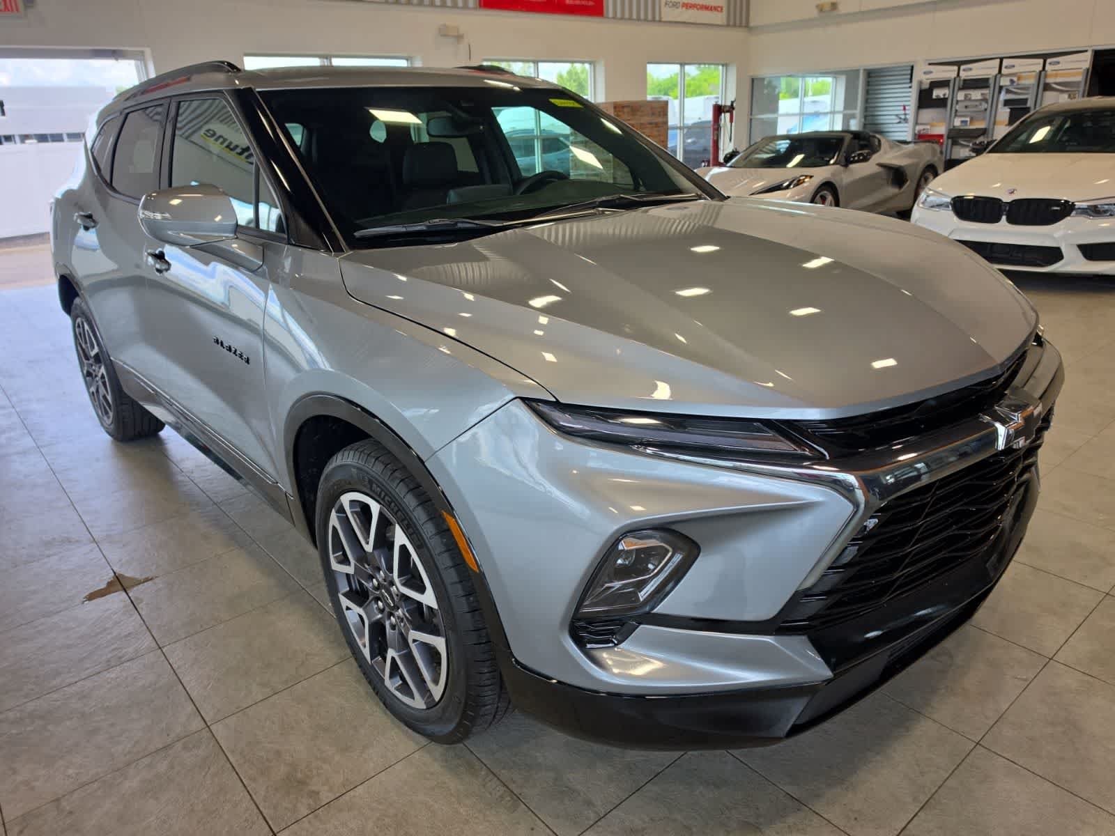 Used 2025 Chevrolet Blazer RS FWD image 5