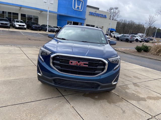 Used 2020 GMC Terrain SLE w/ Driver Convenience Package image 3