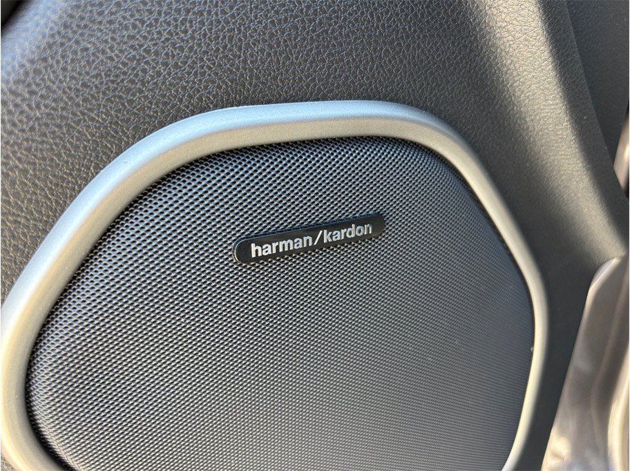 Used 2020 Dodge Durango SRT w/ Technology Group AWD/4WD image 23