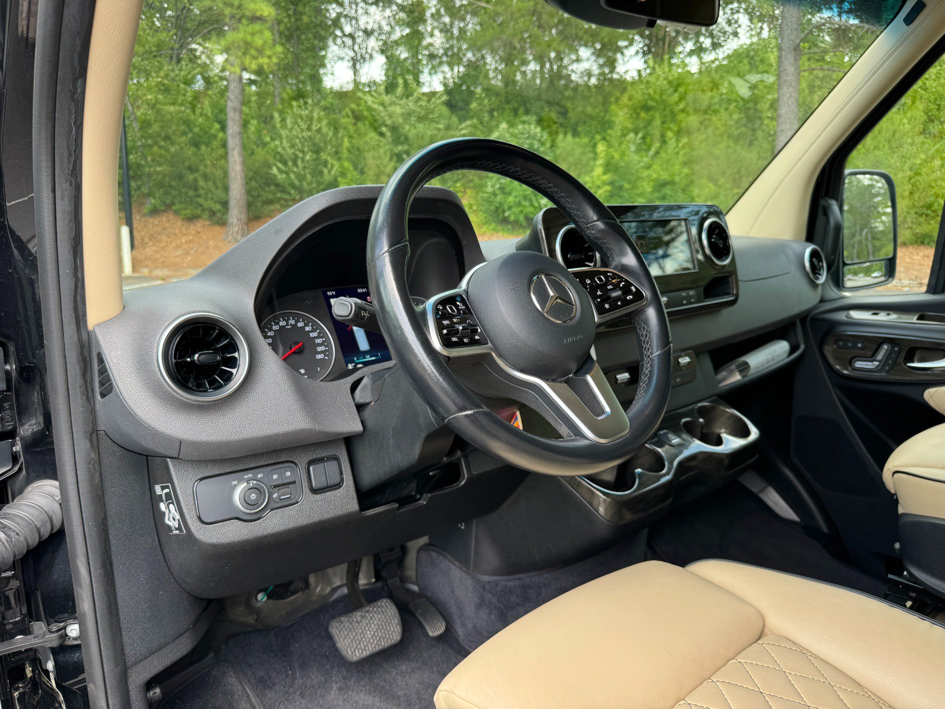 Used 2022 Mercedes-Benz Sprinter 3500 image 36