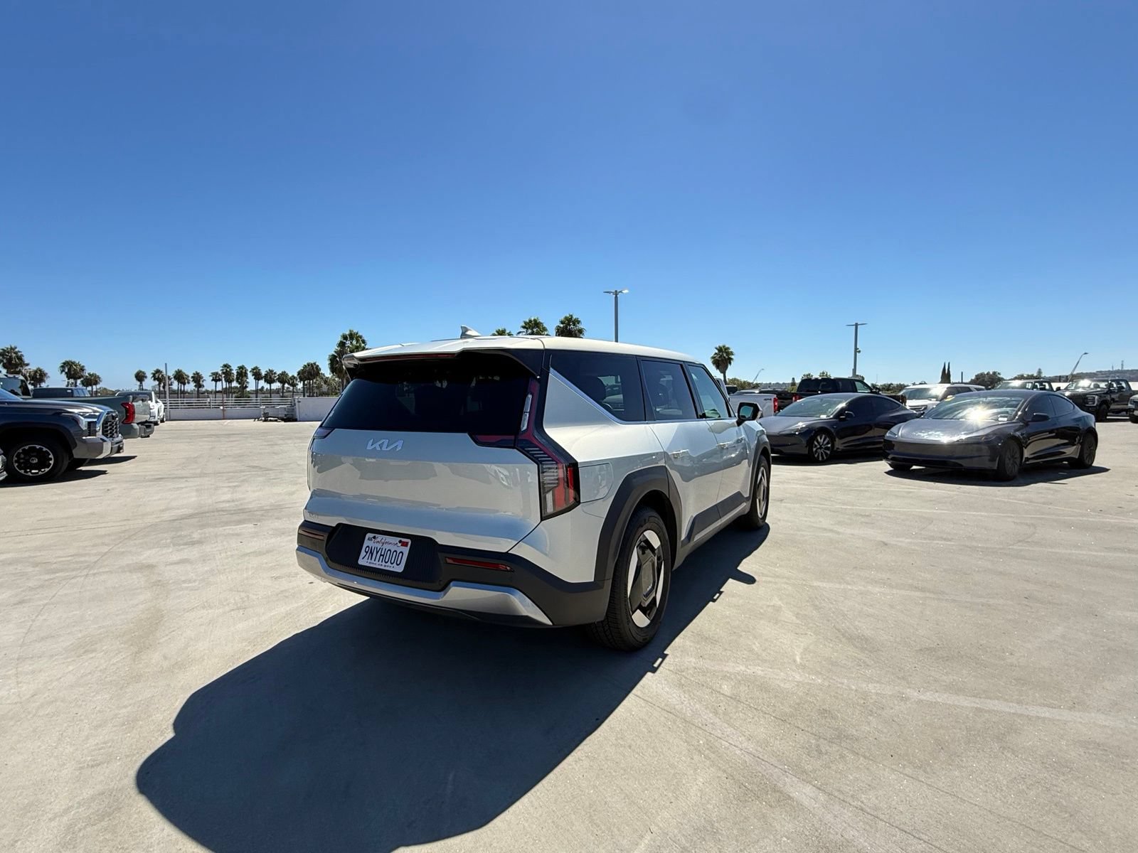Used 2024 Kia EV9 Light RWD image 3