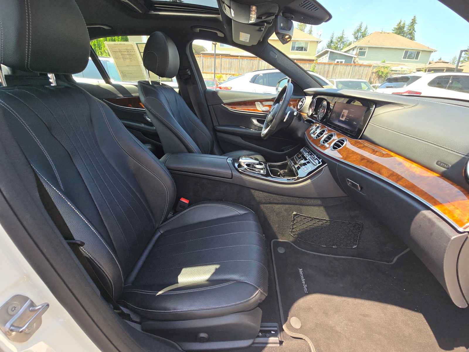 Used 2017 Mercedes-Benz E 300 4MATIC image 11
