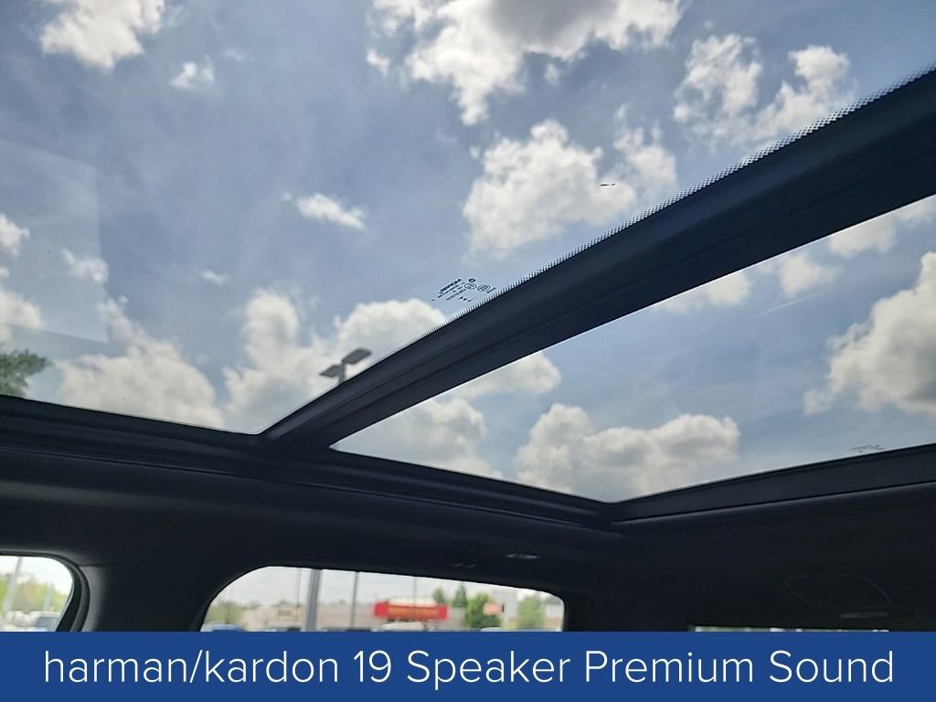 Used 2025 RAM 1500 Laramie AWD/4WD image 12