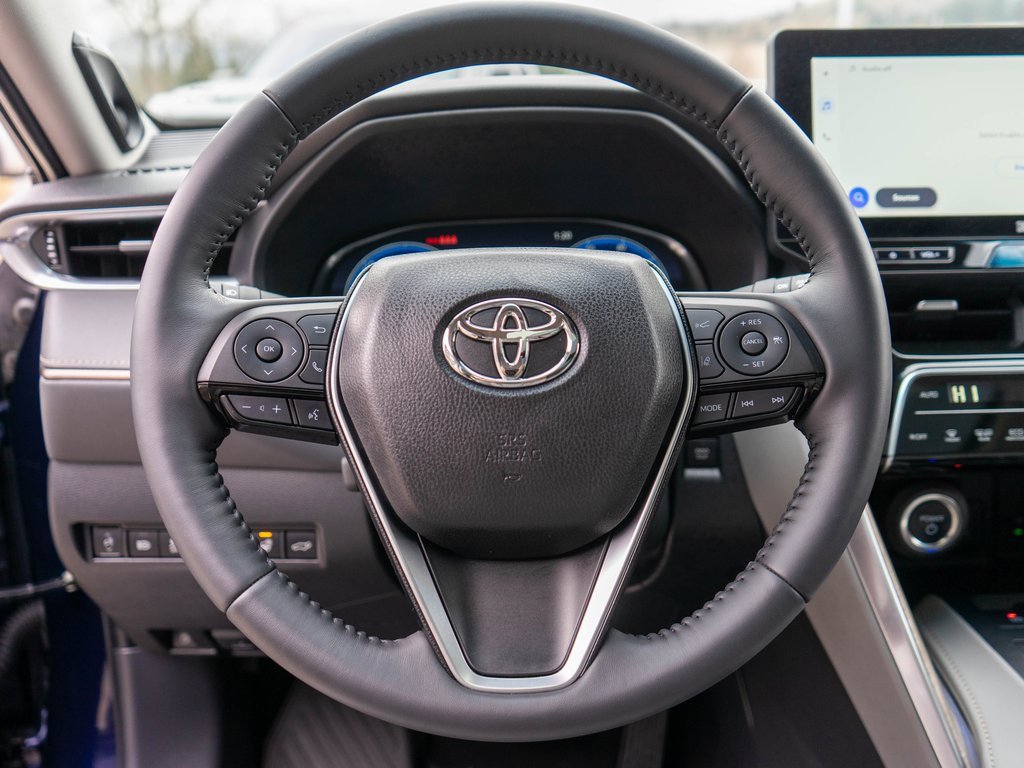 Used 2024 Toyota Venza Limited image 15