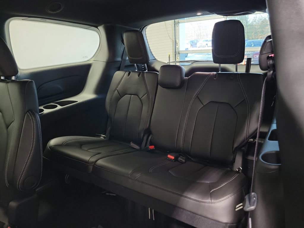 New 2026 Chrysler Voyager LX image 9