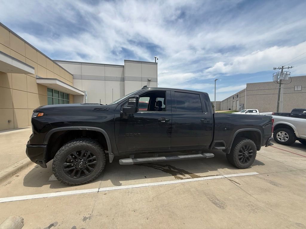 Used 2025 Chevrolet Silverado 2500 LTZ w/ Trail Boss Package AWD/4WD image 2