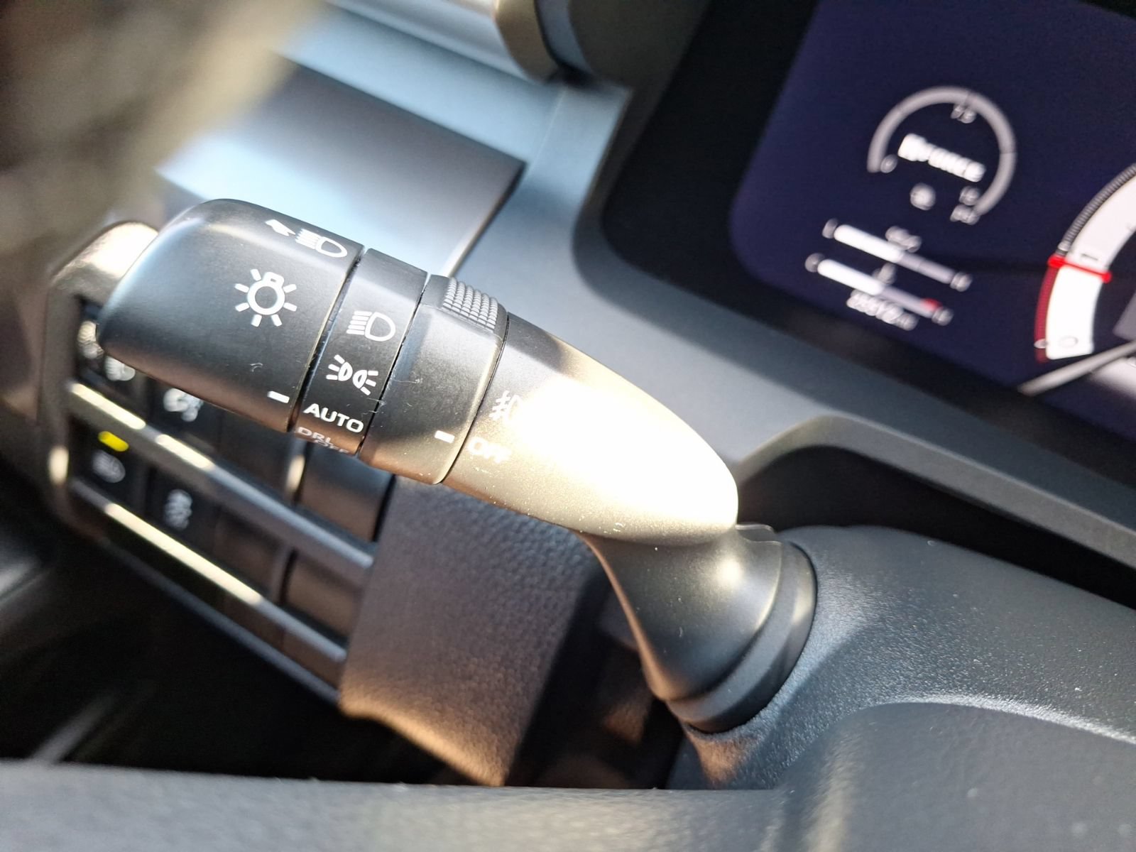 Used 2024 Toyota Tacoma TRD Sport AWD/4WD image 23