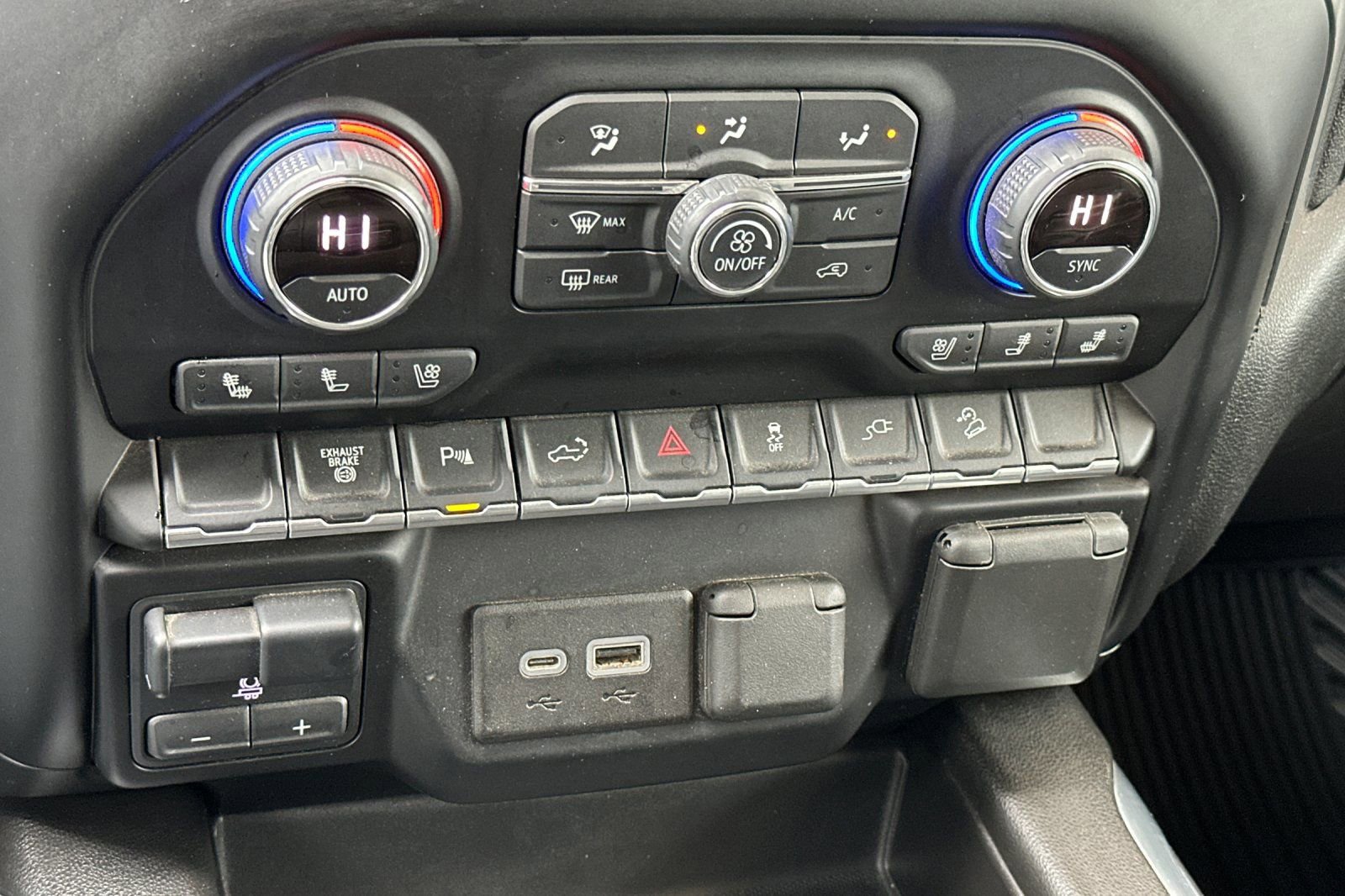 Used 2021 Chevrolet Silverado 2500 LTZ w/ LTZ Plus Package image 20