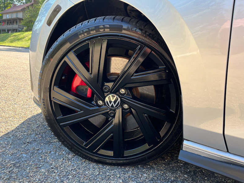 Used 2022 Volkswagen GTI SE FWD image 48