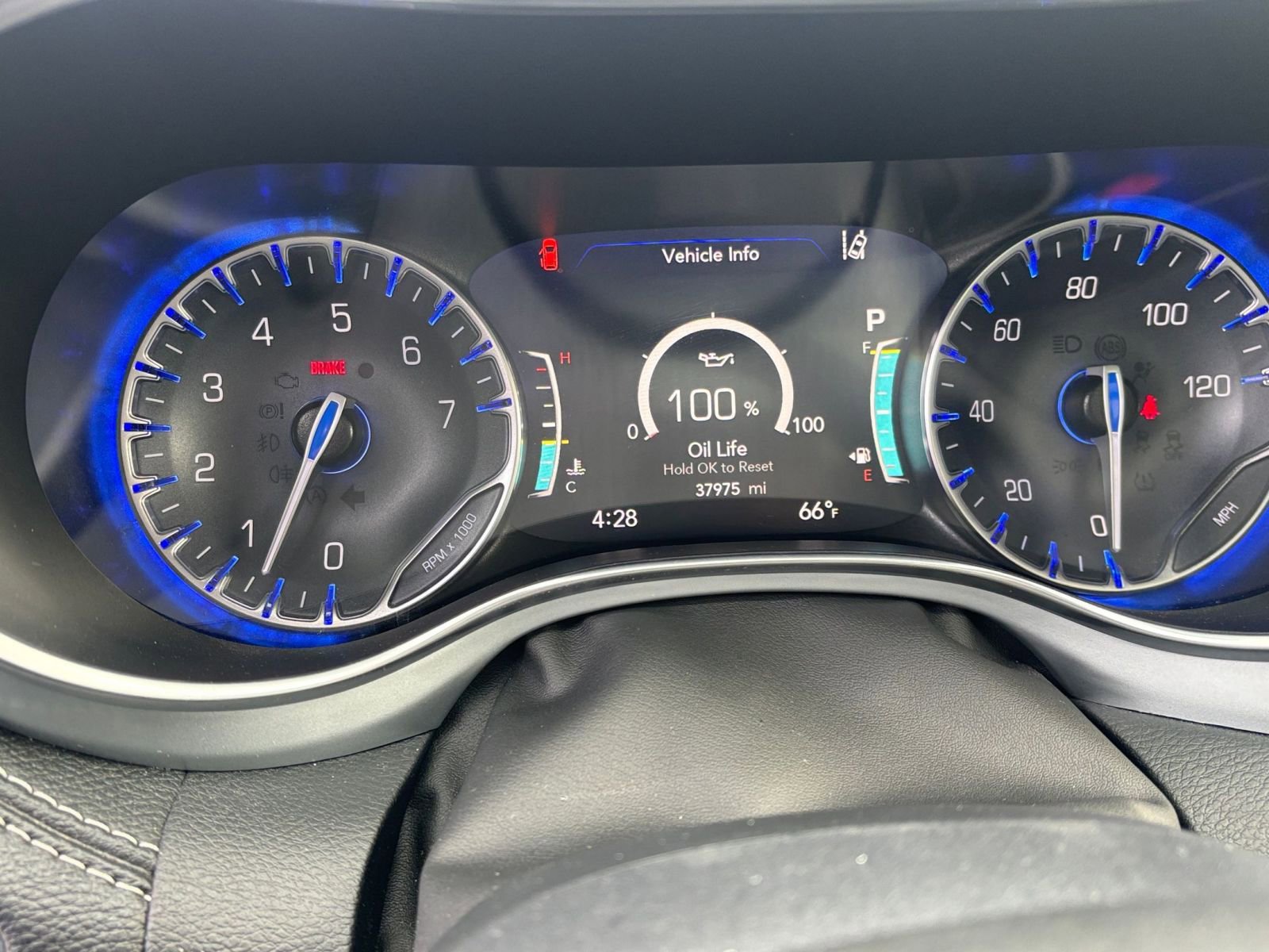 Used 2025 Chrysler Pacifica Limited image 45