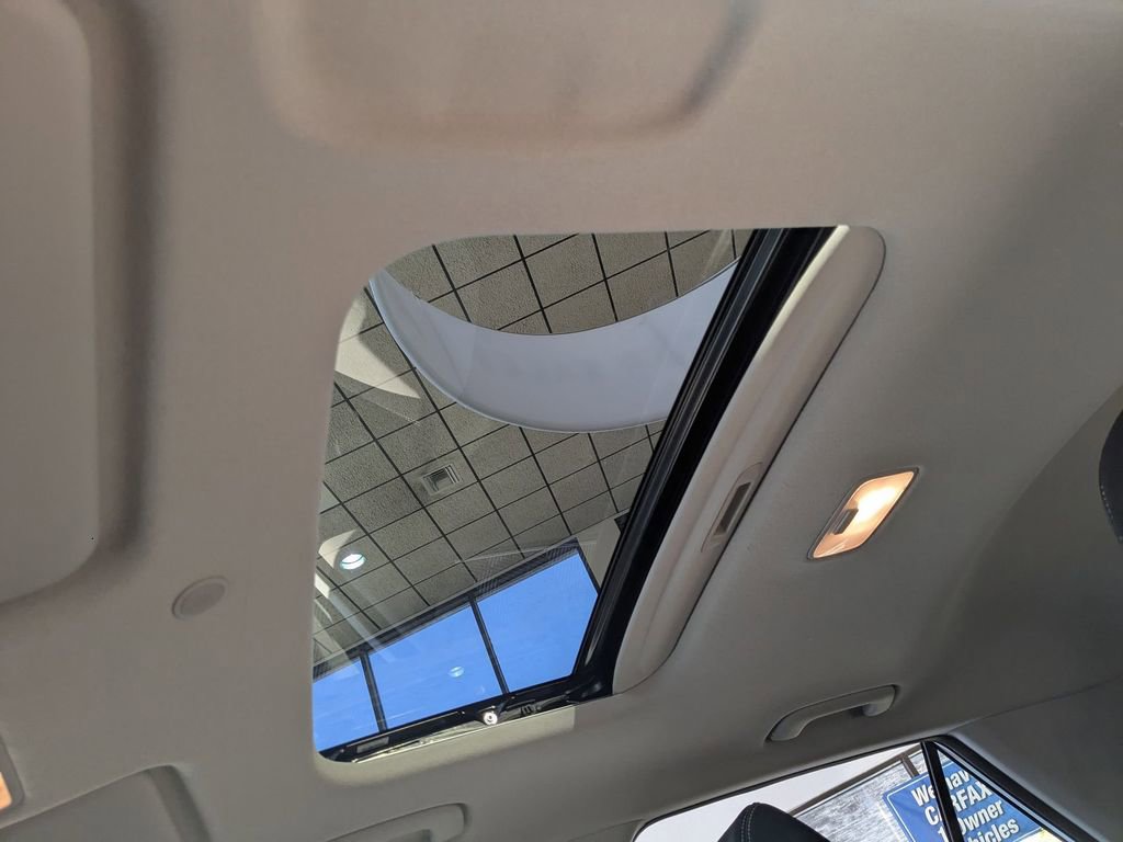 Used 2025 Hyundai Venue SEL image 20