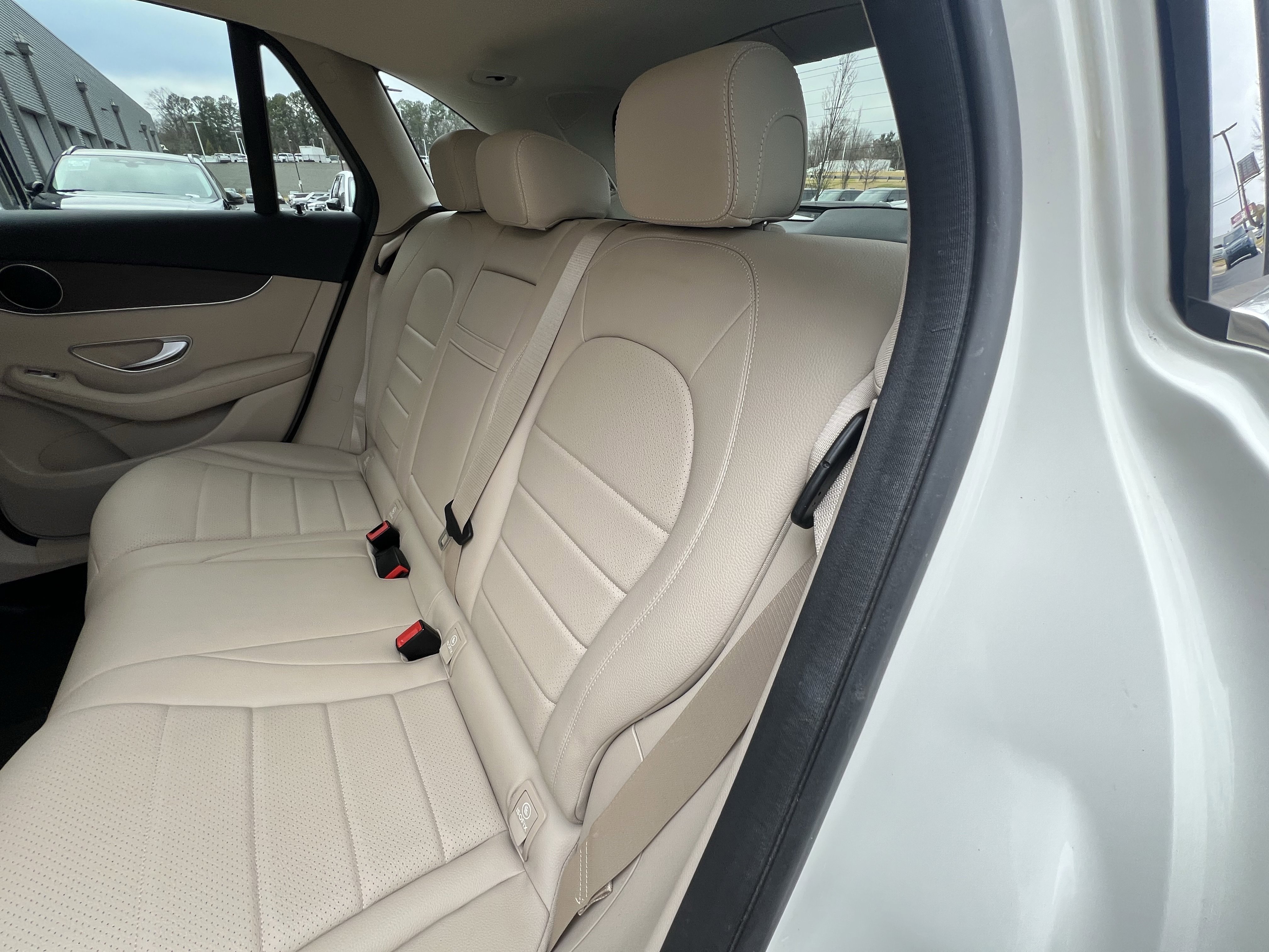 Used 2022 Mercedes-Benz GLC 300 image 30