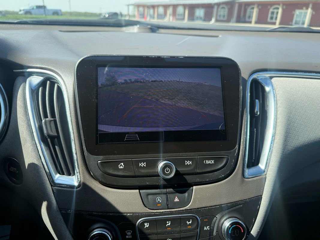 Used 2022 Chevrolet Malibu LT image 12