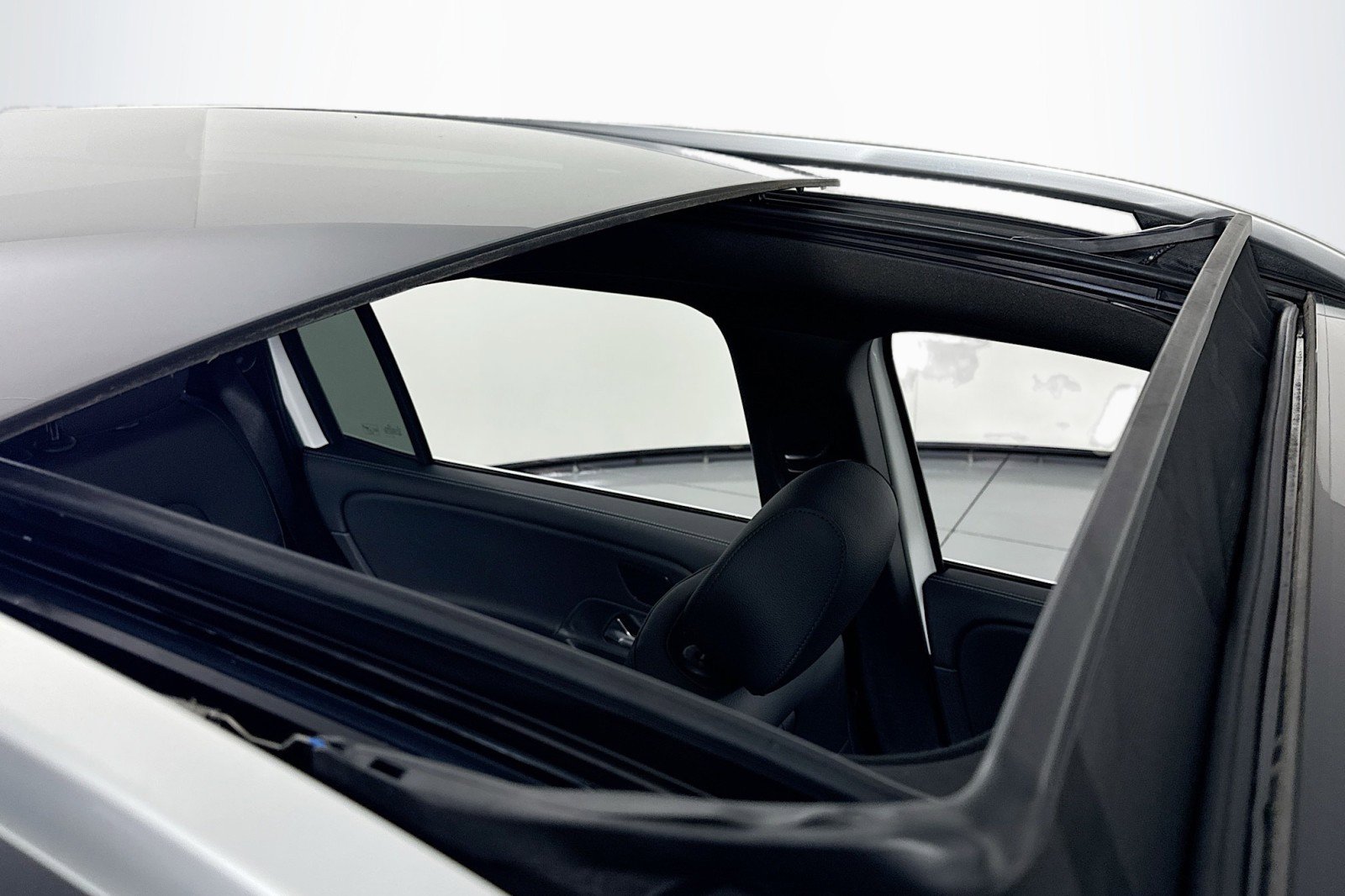 New 2026 Mercedes-Benz GLB 250 image 21