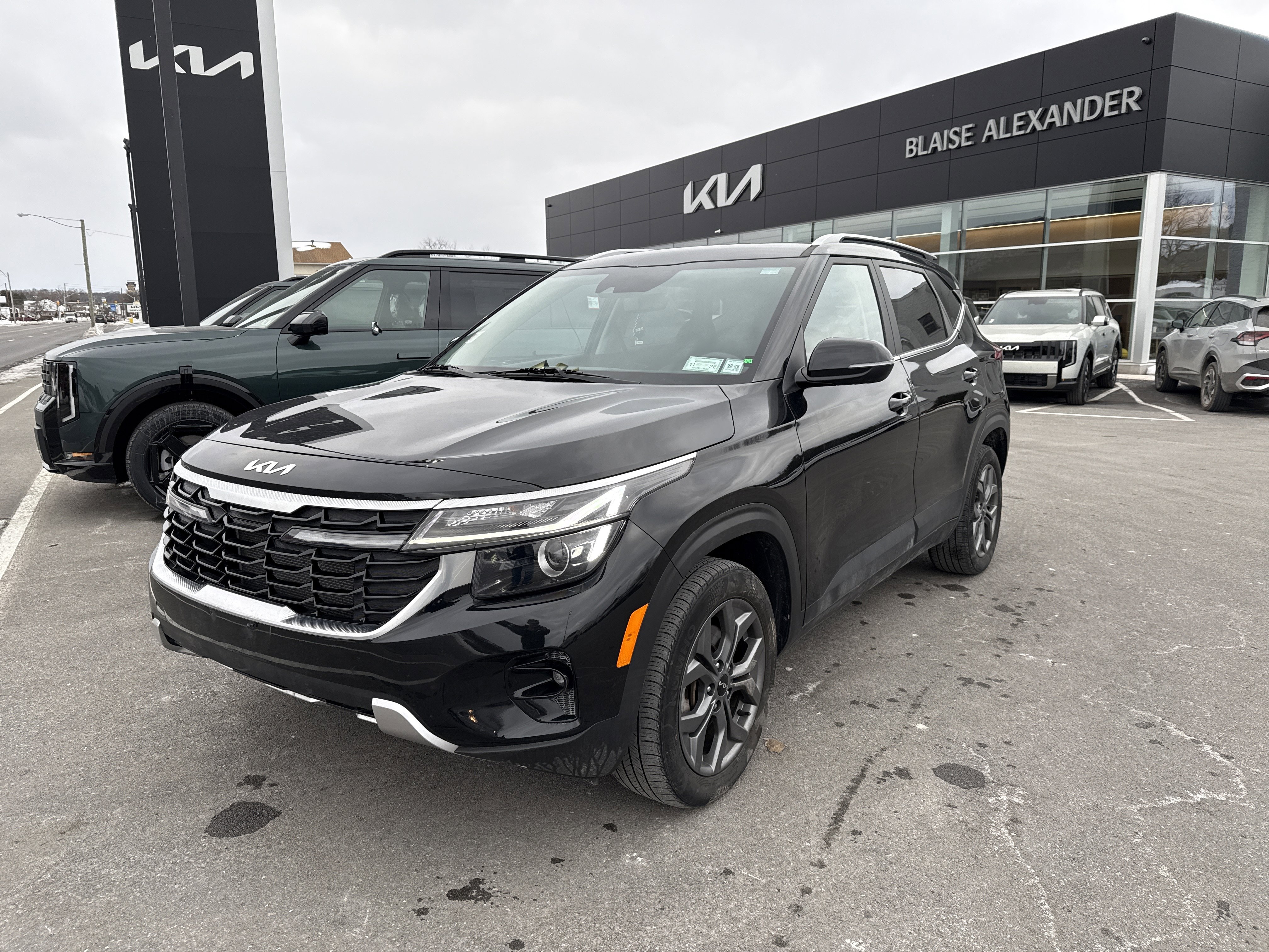 Certified 2024 Kia Seltos S image 8