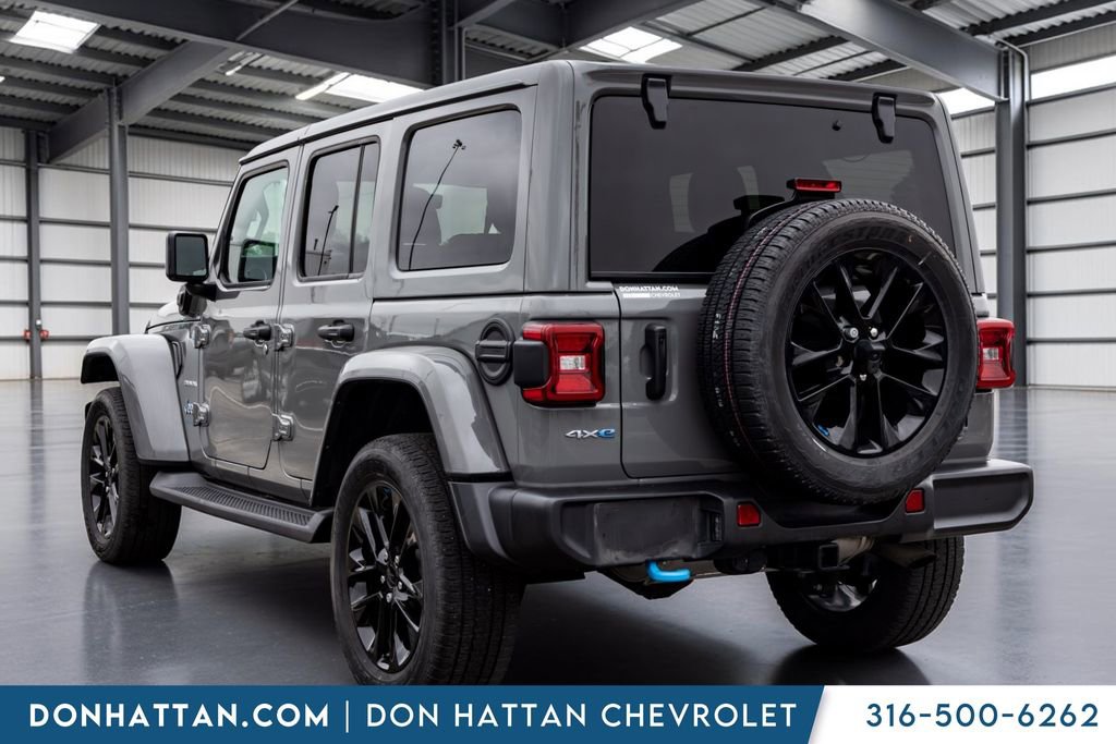 Used 2023 Jeep Wrangler Unlimited Sahara w/ Cold Weather Group AWD/4WD image 18