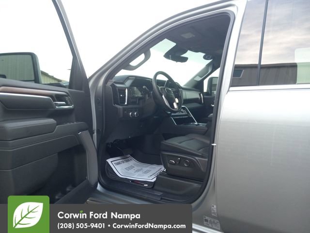 Used 2025 GMC Sierra 3500 Denali w/ Denali Reserve Package AWD/4WD image 9