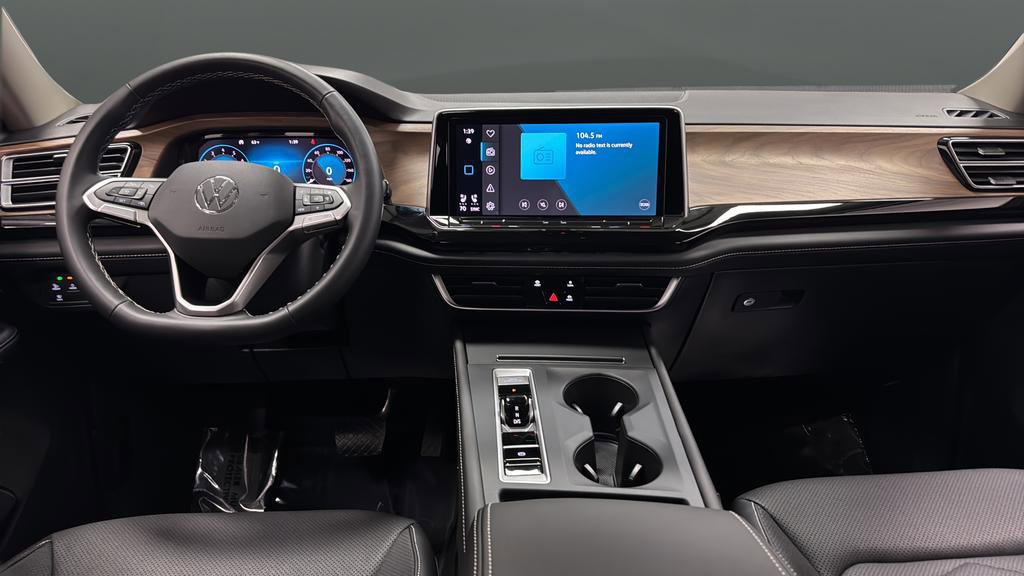 Used 2025 Volkswagen Atlas SE image 11