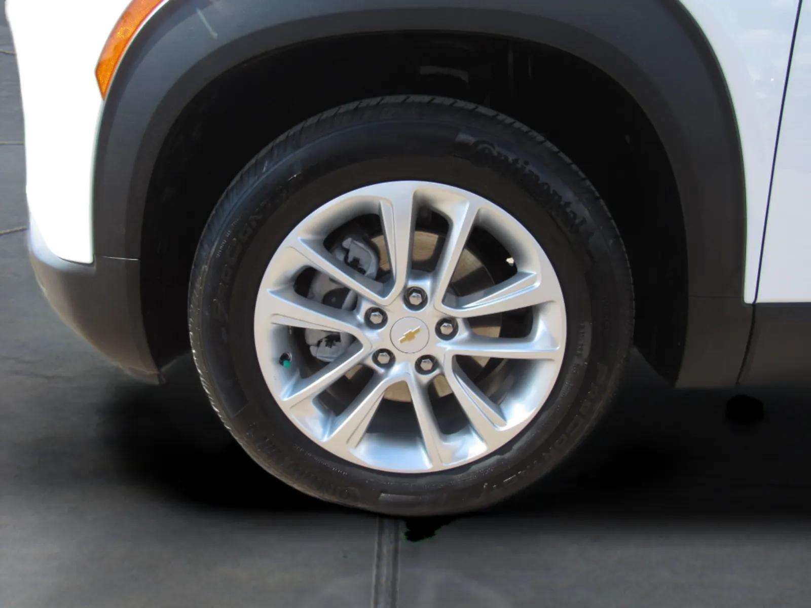 Used 2026 Chevrolet TrailBlazer LS w/ LS Confidence Package FWD image 4