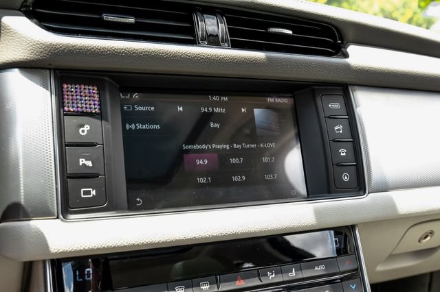 Used 2016 Jaguar XF Prestige RWD image 36
