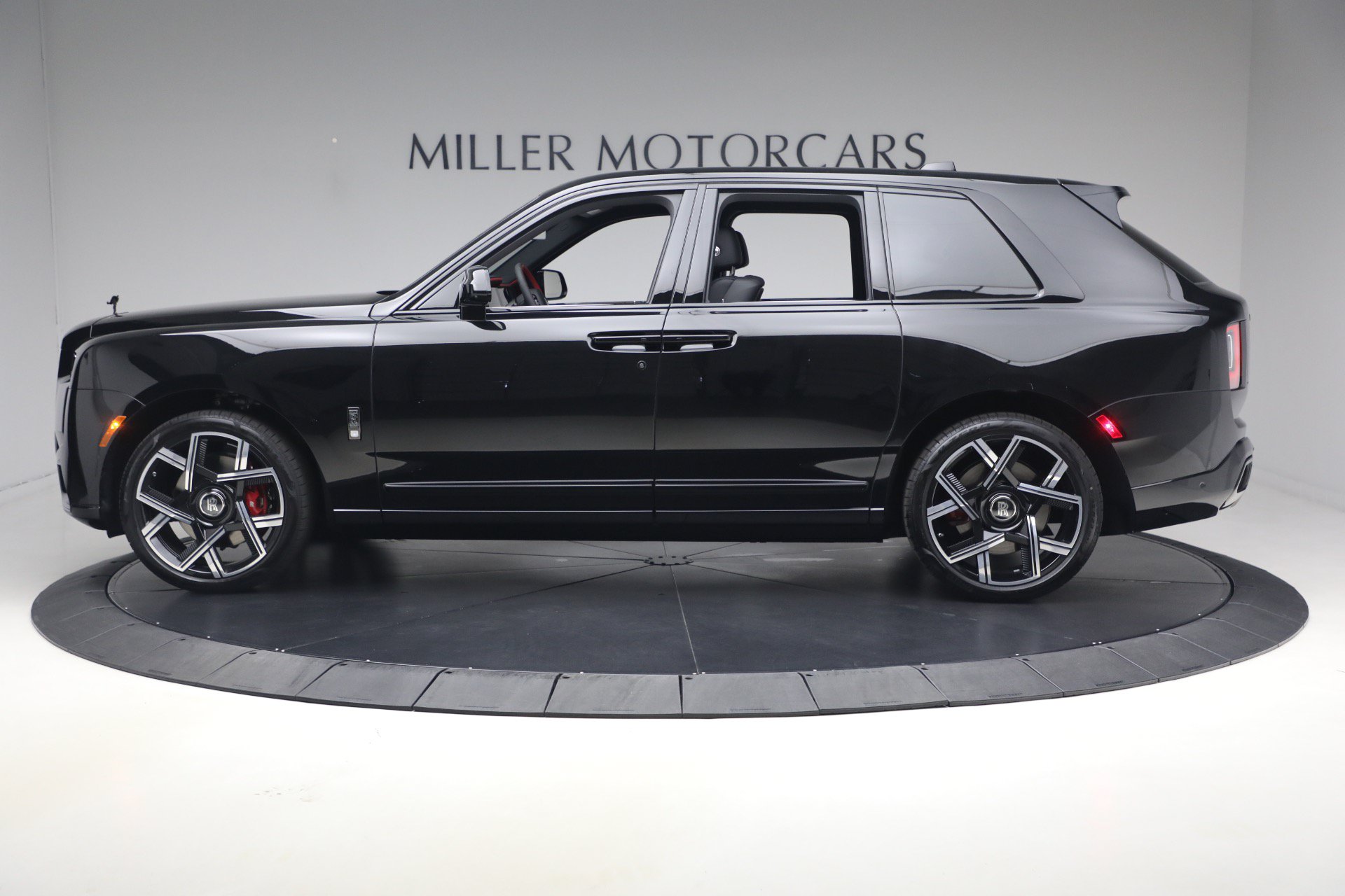 New 2027 Rolls-Royce Cullinan Black Badge AWD/4WD image 3