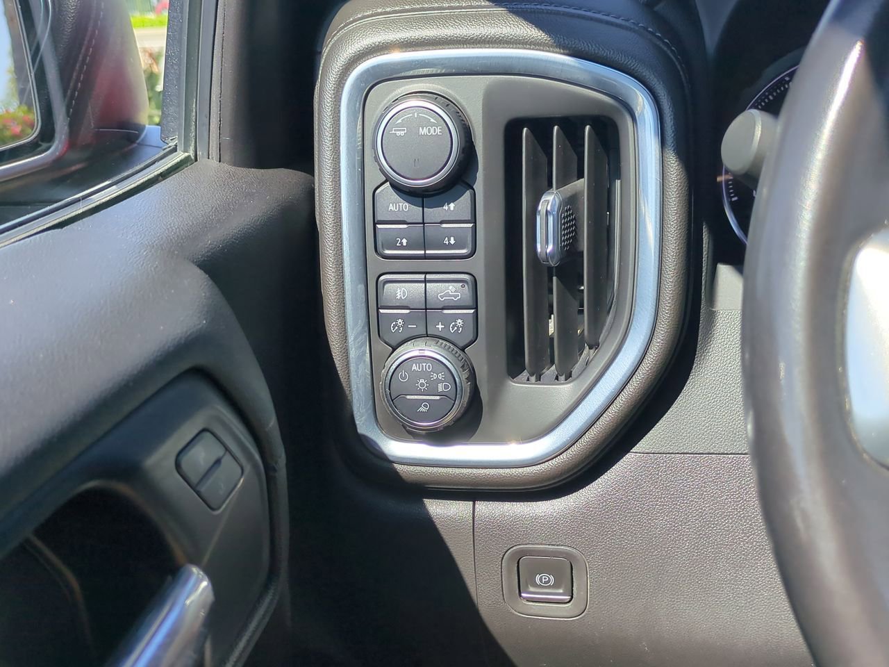 Used 2022 Chevrolet Silverado 1500 RST w/ All Star Edition Plus AWD/4WD image 17