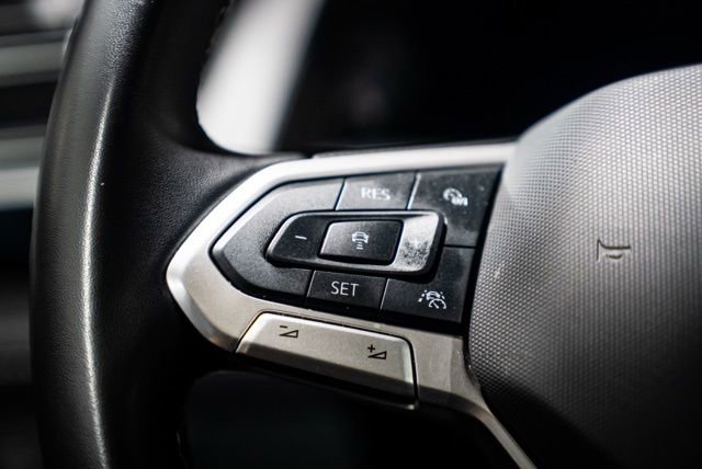 Used 2025 Volkswagen Atlas Cross Sport SE AWD/4WD image 20