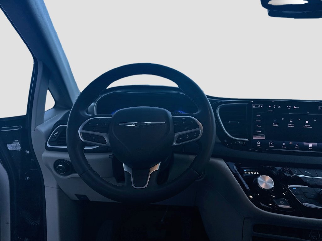 Used 2023 Chrysler Pacifica Touring-L FWD image 23