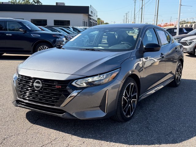 Used 2025 Nissan Sentra SR FWD image 9