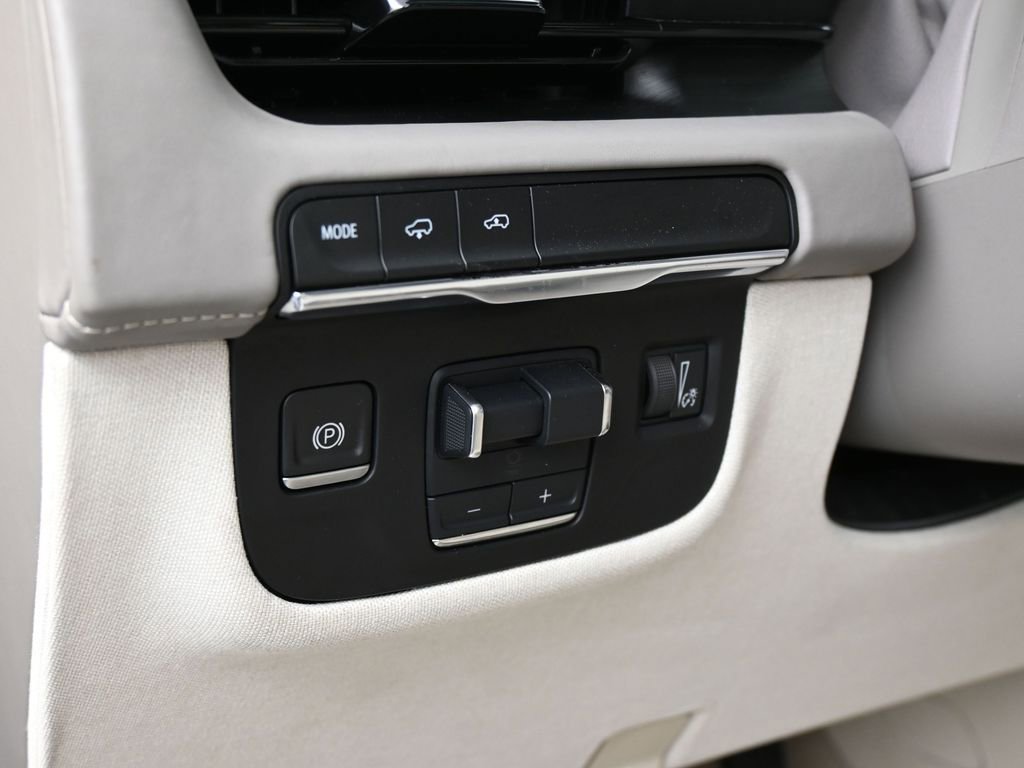 Used 2021 Cadillac Escalade Sport Platinum w/ LPO, ONYX Package RWD image 16