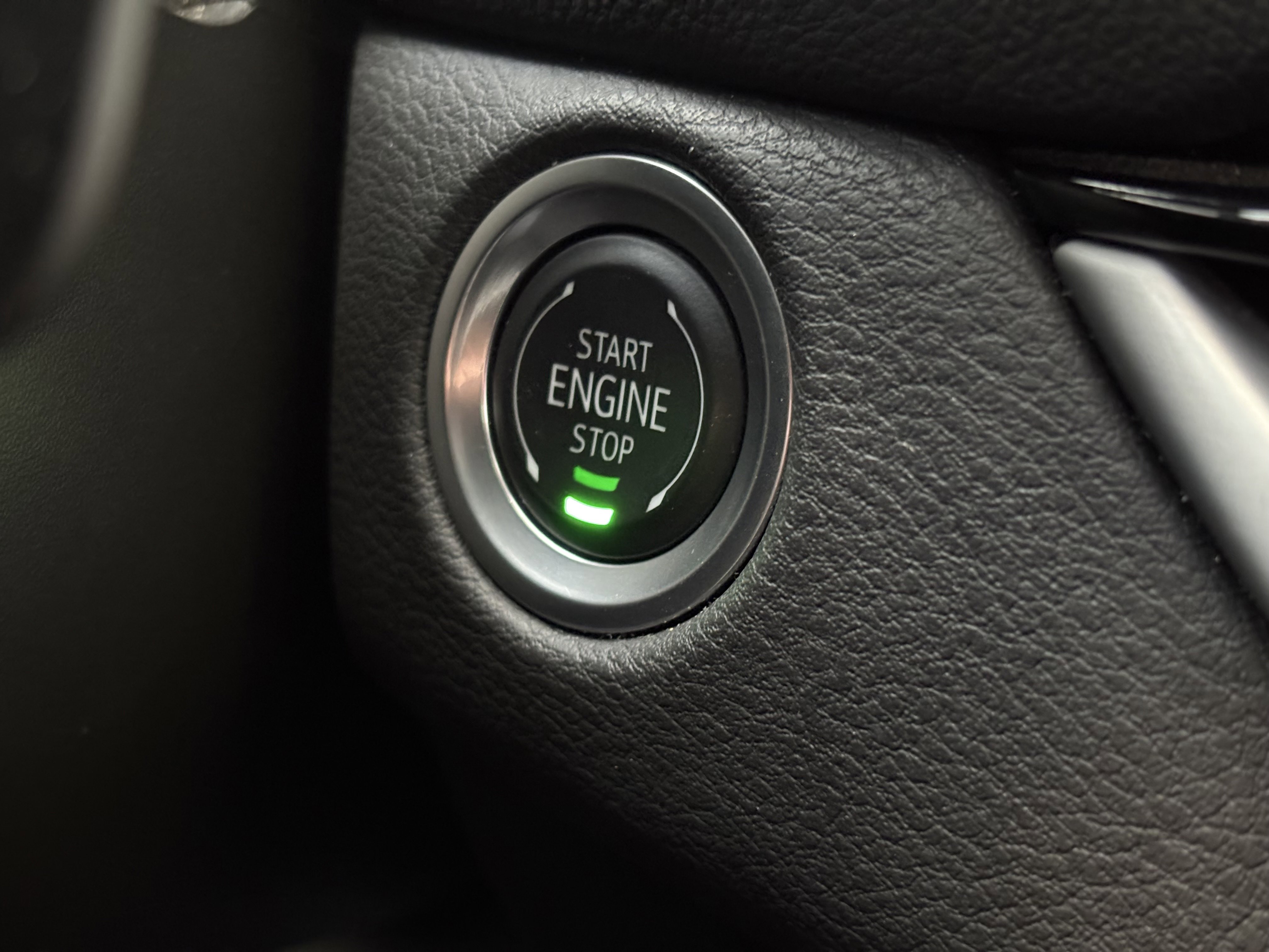 Certified 2025 Cadillac XT4 Premium Luxury image 28