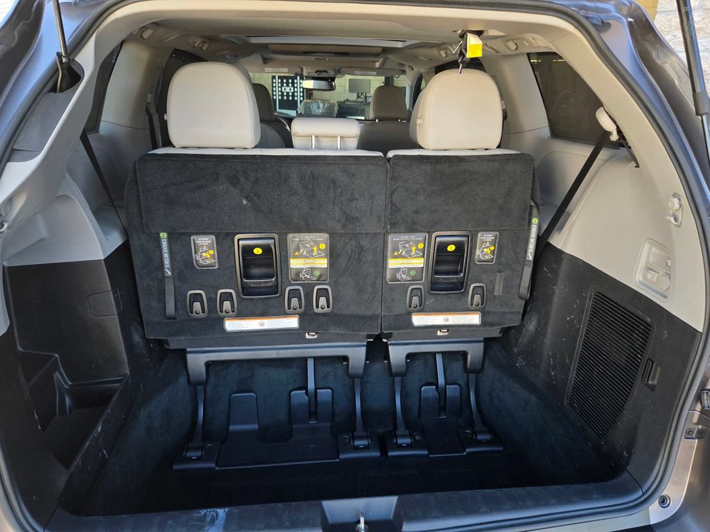 Used 2018 Toyota Sienna Limited Premium AWD/4WD image 36
