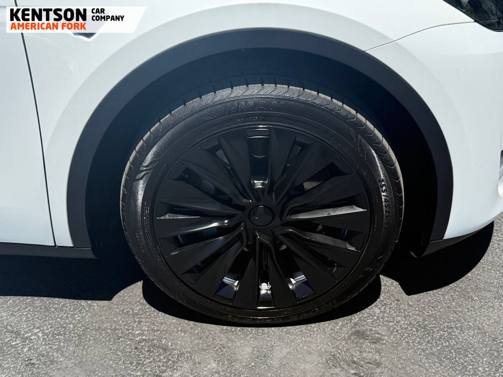 Used 2023 Tesla Model Y Long Range AWD/4WD image 13
