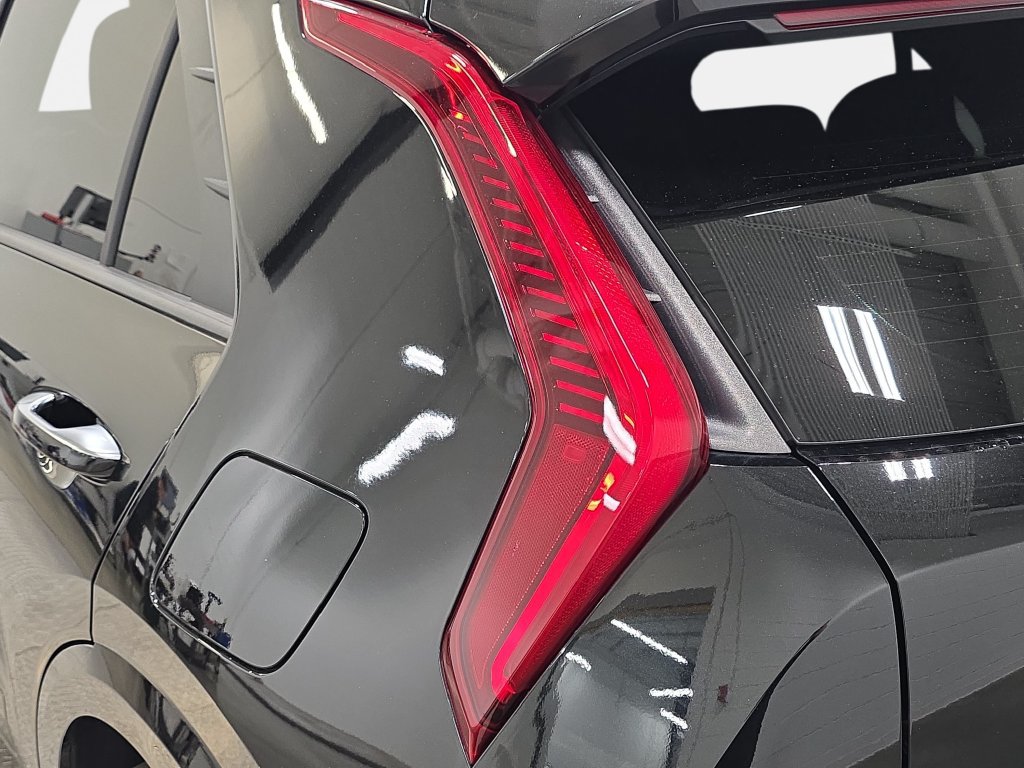Used 2025 Kia Niro FWD image 32
