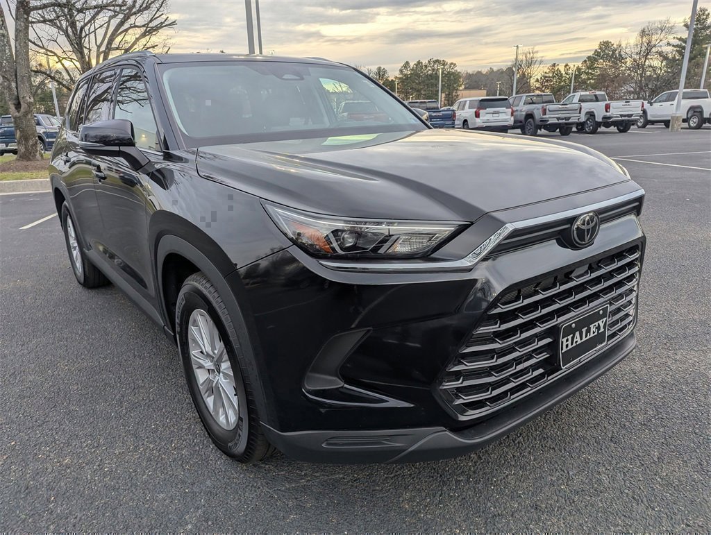 Used 2025 Toyota Grand Highlander AWD image 2