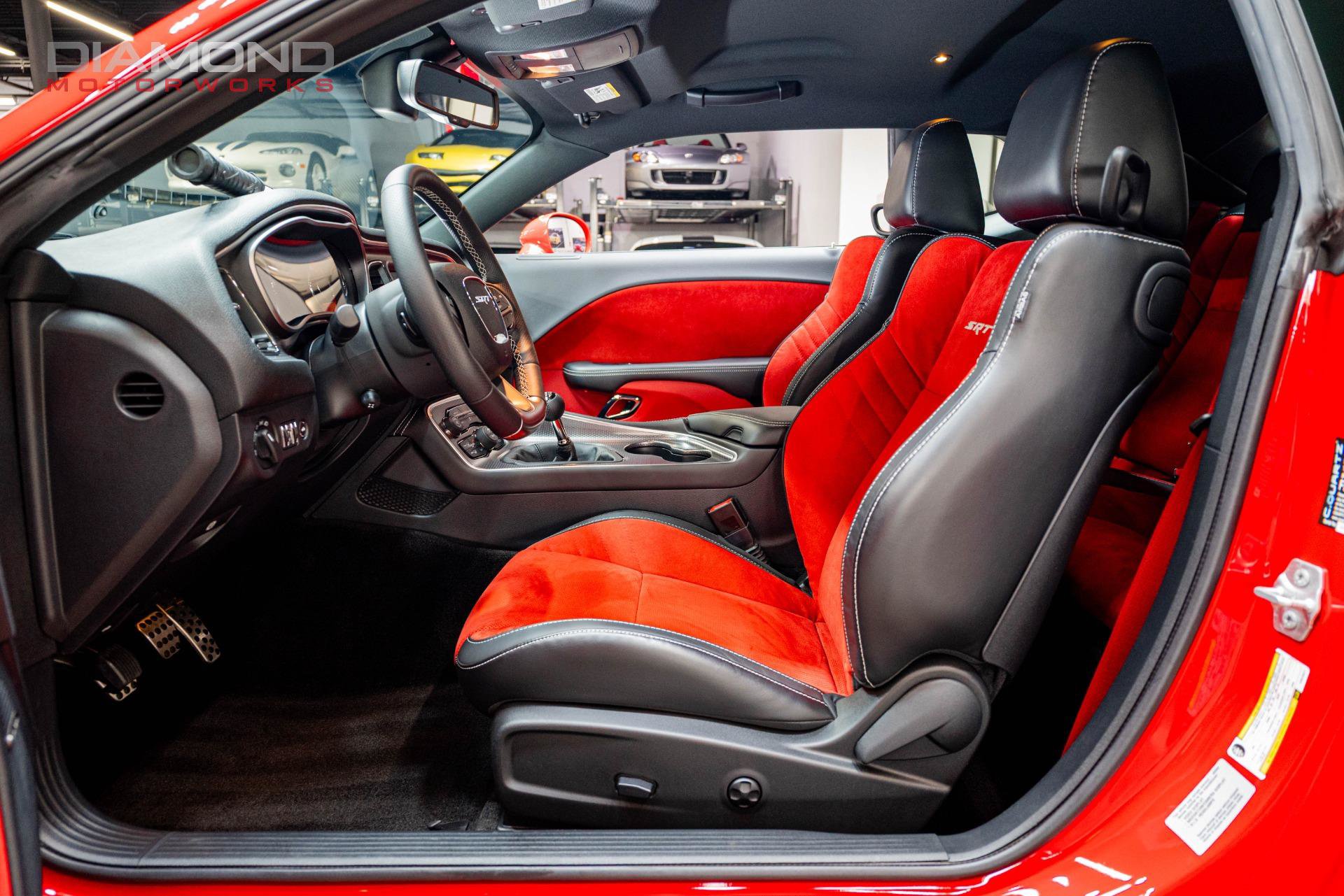 Used 2015 Dodge Challenger SRT Hellcat RWD image 86
