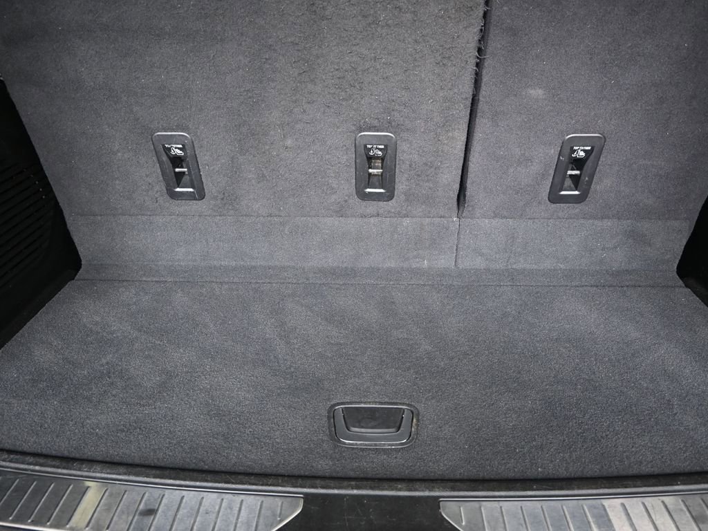 Used 2022 GMC Yukon Denali w/ Denali Premium Package image 20