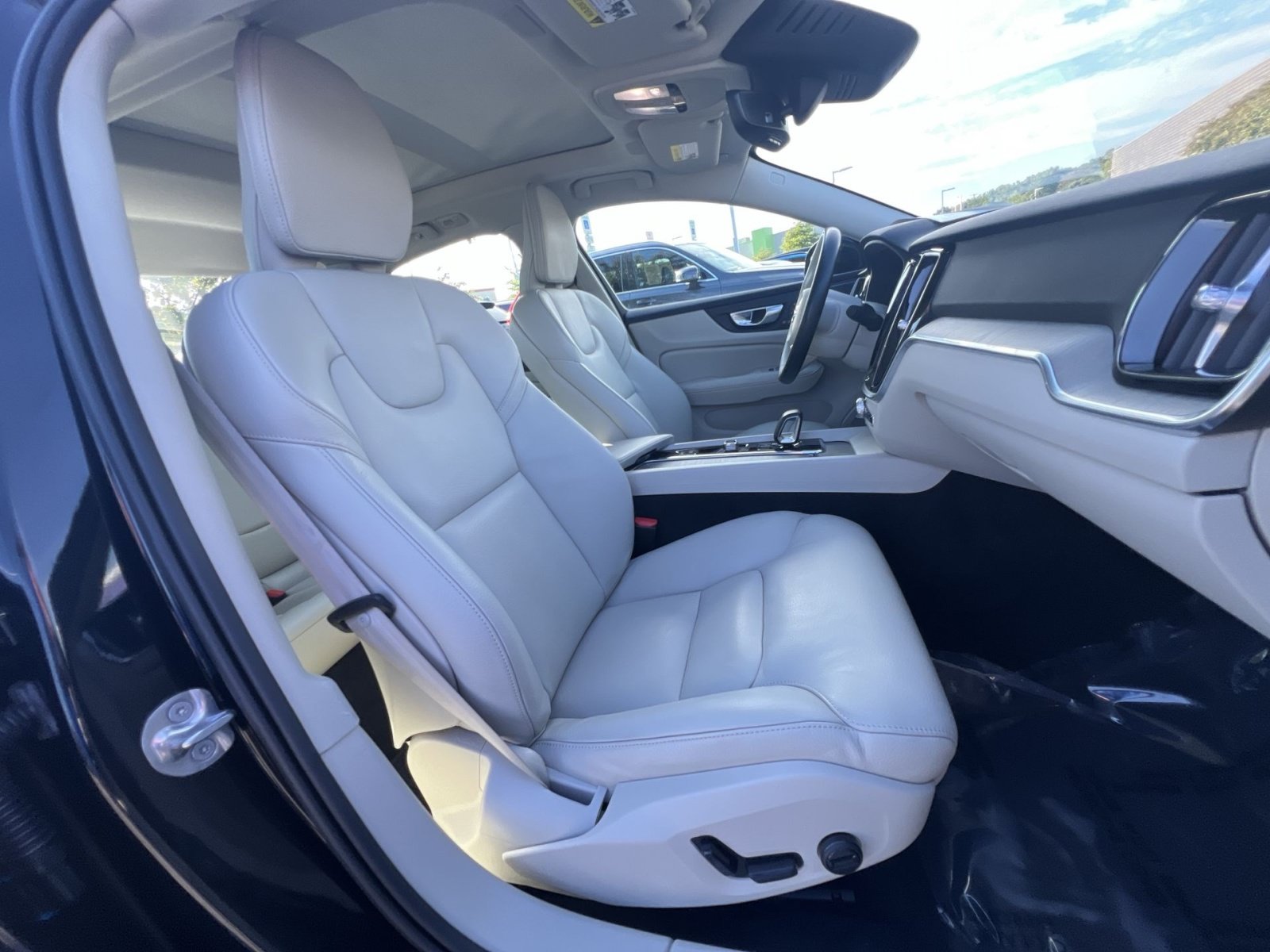 Used 2024 Volvo S60 B5 Plus w/ Climate Package AWD/4WD image 27