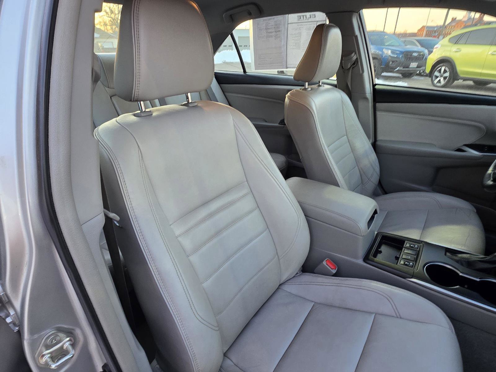 Used 2017 Toyota Camry XLE image 27