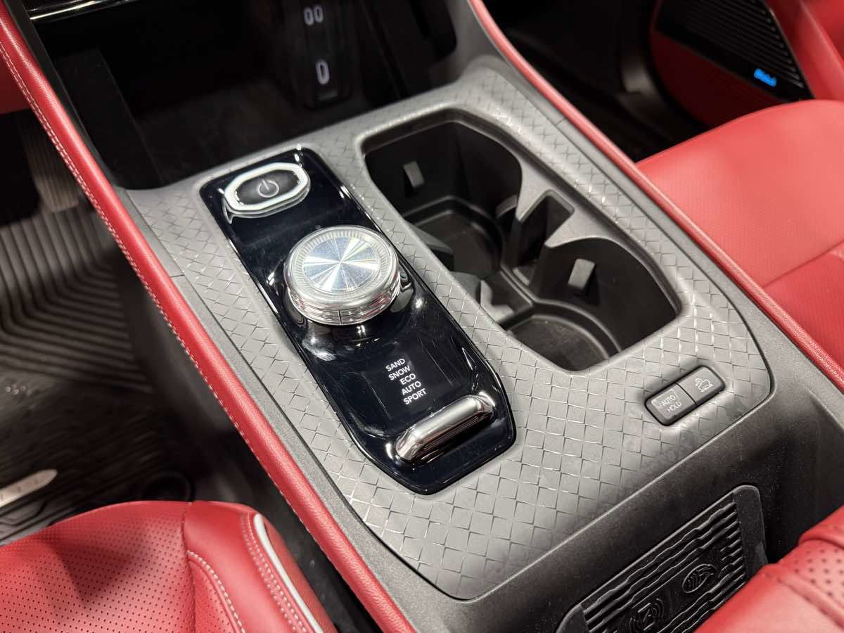 Used 2024 Jeep Wagoneer Launch Edition image 12