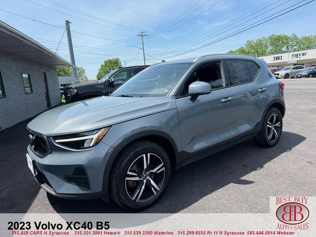 Used 2023 Volvo XC40 B5 Core AWD/4WD image 7