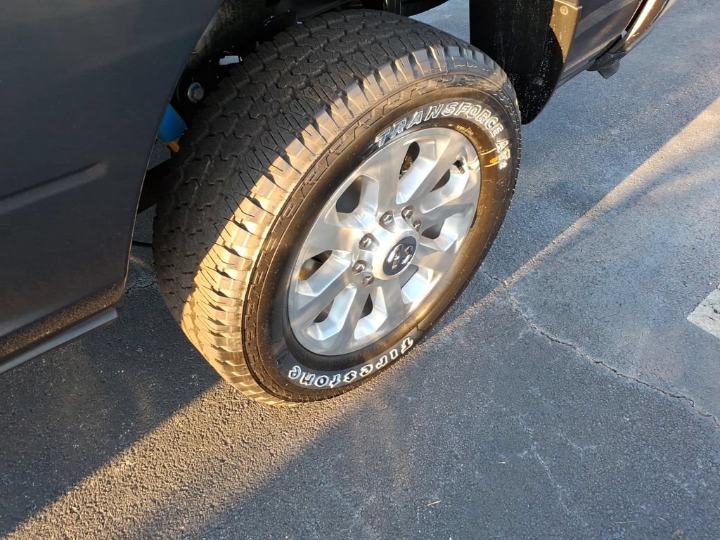 New 2026 RAM 2500 Laramie AWD/4WD image 7