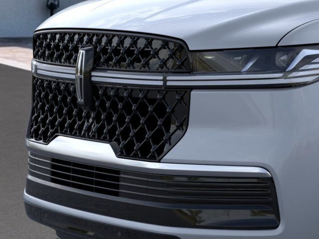 New 2026 Lincoln Navigator Reserve w/ Jet Appearance Package AWD/4WD image 18
