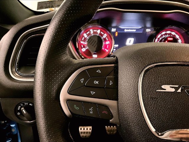 Used 2016 Dodge Challenger SRT Hellcat RWD image 17