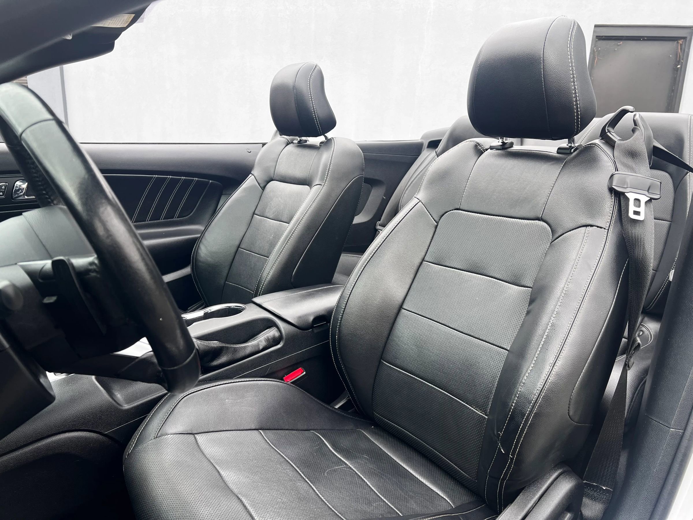 Used 2017 Ford Mustang Premium image 11