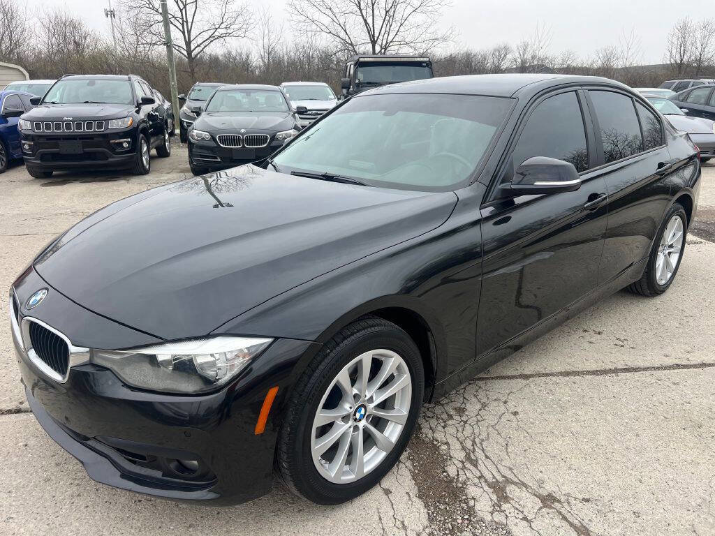 Used 2017 BMW 320i xDrive 320i xDrive AWD 4dr Sedan image 3