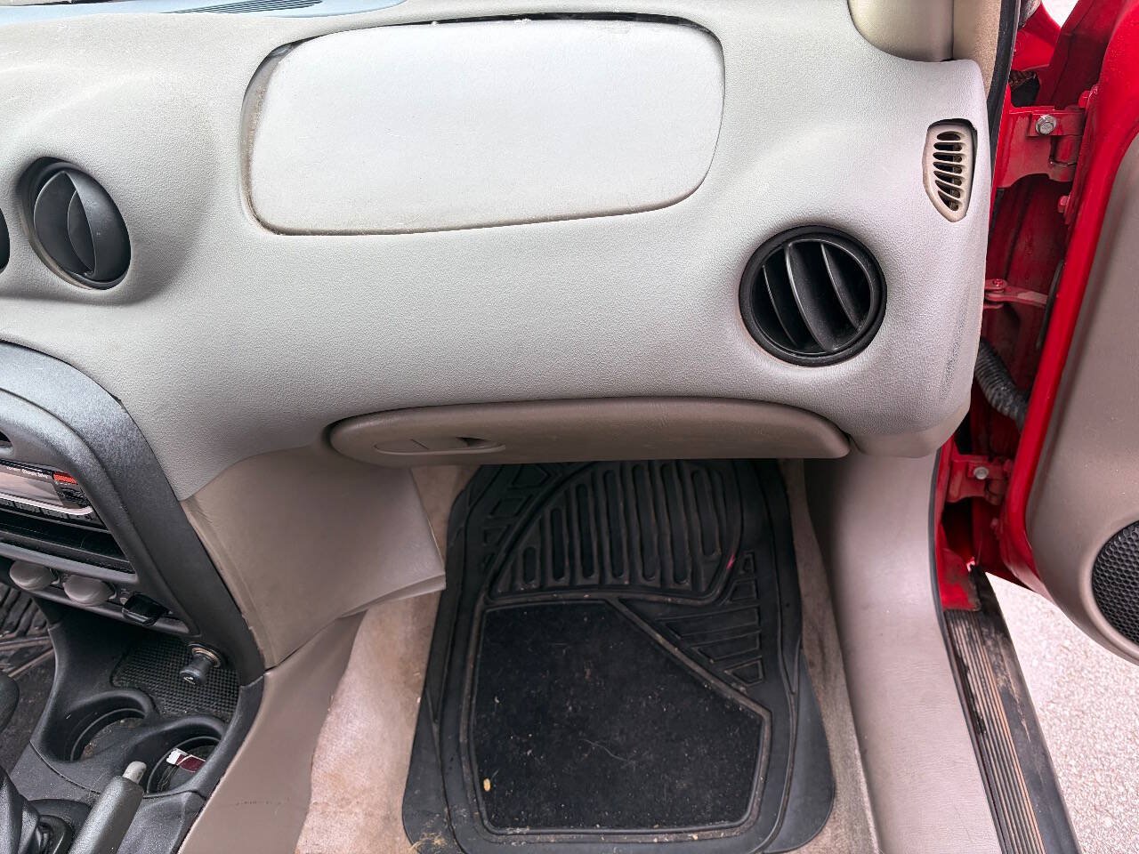 Used 2004 Pontiac Grand Am SE FWD image 13