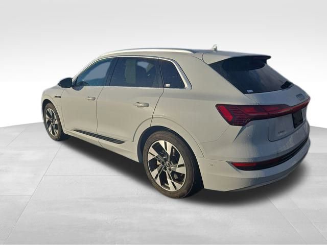 Used 2021 Audi e-tron Premium Plus w/ Premium Plus Package image 5