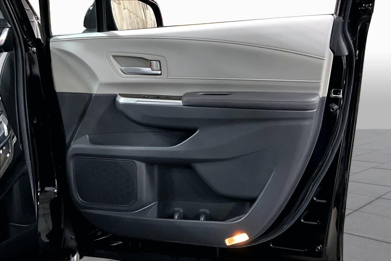 Certified 2023 Toyota Sienna XLE w/ XLE Plus Package AWD/4WD image 45