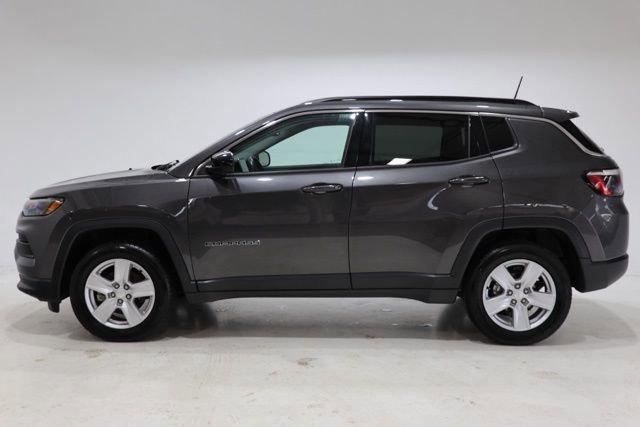 Used 2022 Jeep Compass Latitude w/ Convenience Group AWD/4WD image 4